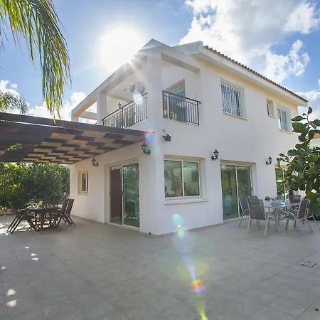 Villa Holiday Crystal Sea *