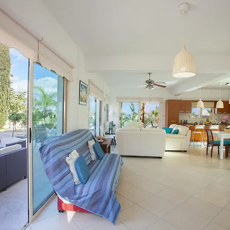Holiday Crystal Sea Villa *